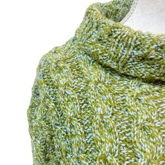 Green Cable Knit Sweater Size Medium - Picture 3 of 8